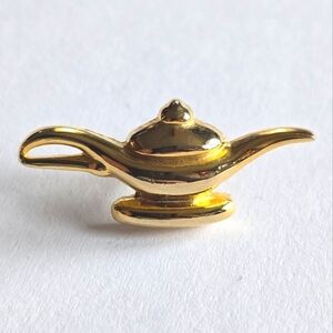 Vintage genie lamp pin gold tone Aladdin magic jewelry brooch oil